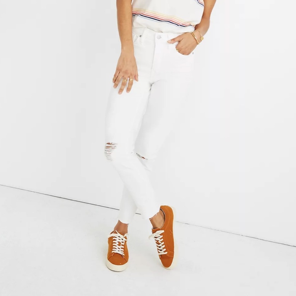 9" Mid-Rise Skinny Crop Jeans in Pure White: Knee-Rip Edition-NEW WITH TAGS
